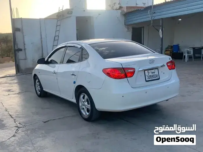 Hyundai Avante 2010 photo 4