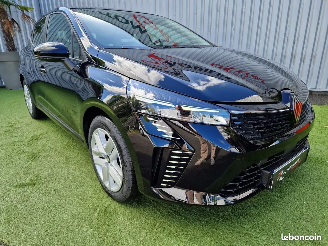 Renault Clio 2025 photo 2