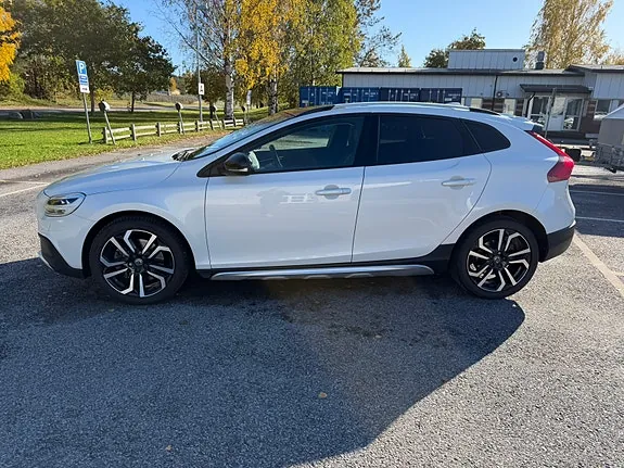 Volvo V40 Cross Country 2019 photo 3