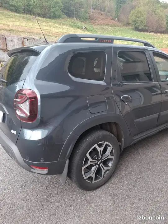 Dacia Duster 2023 photo 2