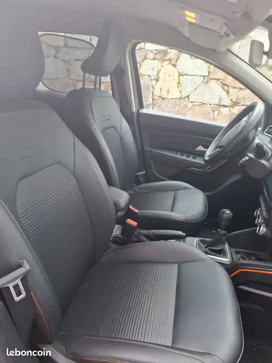 Dacia Duster 2023 photo 3