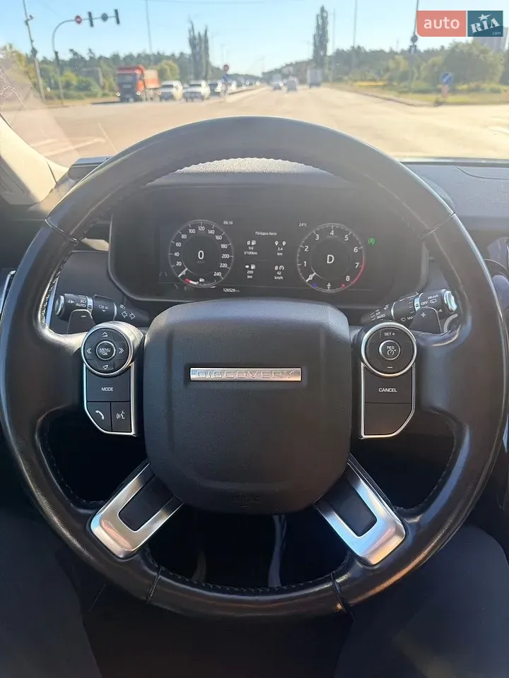 Land Rover Discovery 2018 photo 2