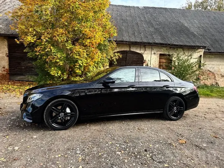 Mercedes-Benz E220 2016 photo 5