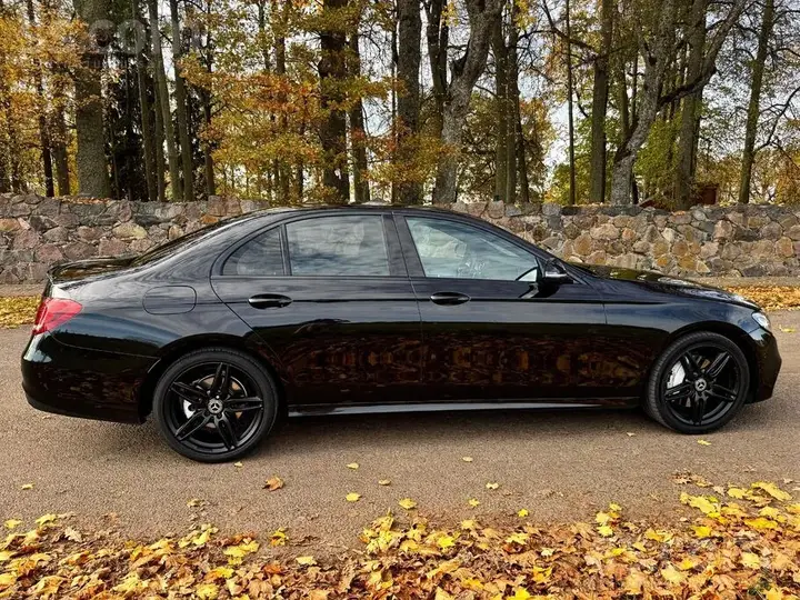 Mercedes-Benz E220 2016 photo 3