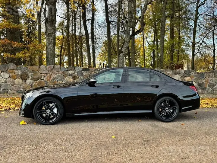 Mercedes-Benz E220 2016 photo 2