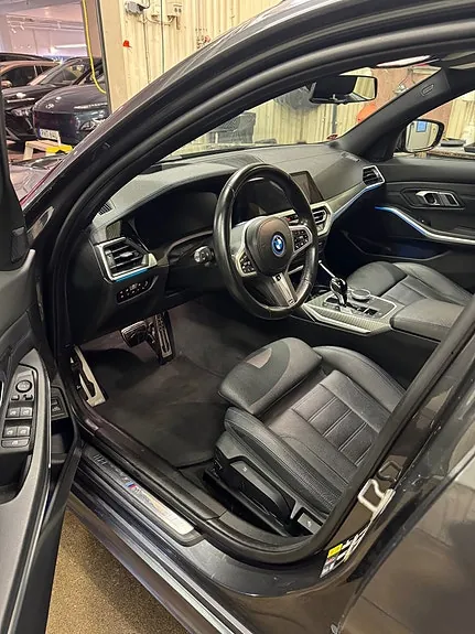 BMW 330E 2022 photo 2
