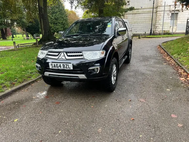 Mitsubishi L200 2014 photo 2
