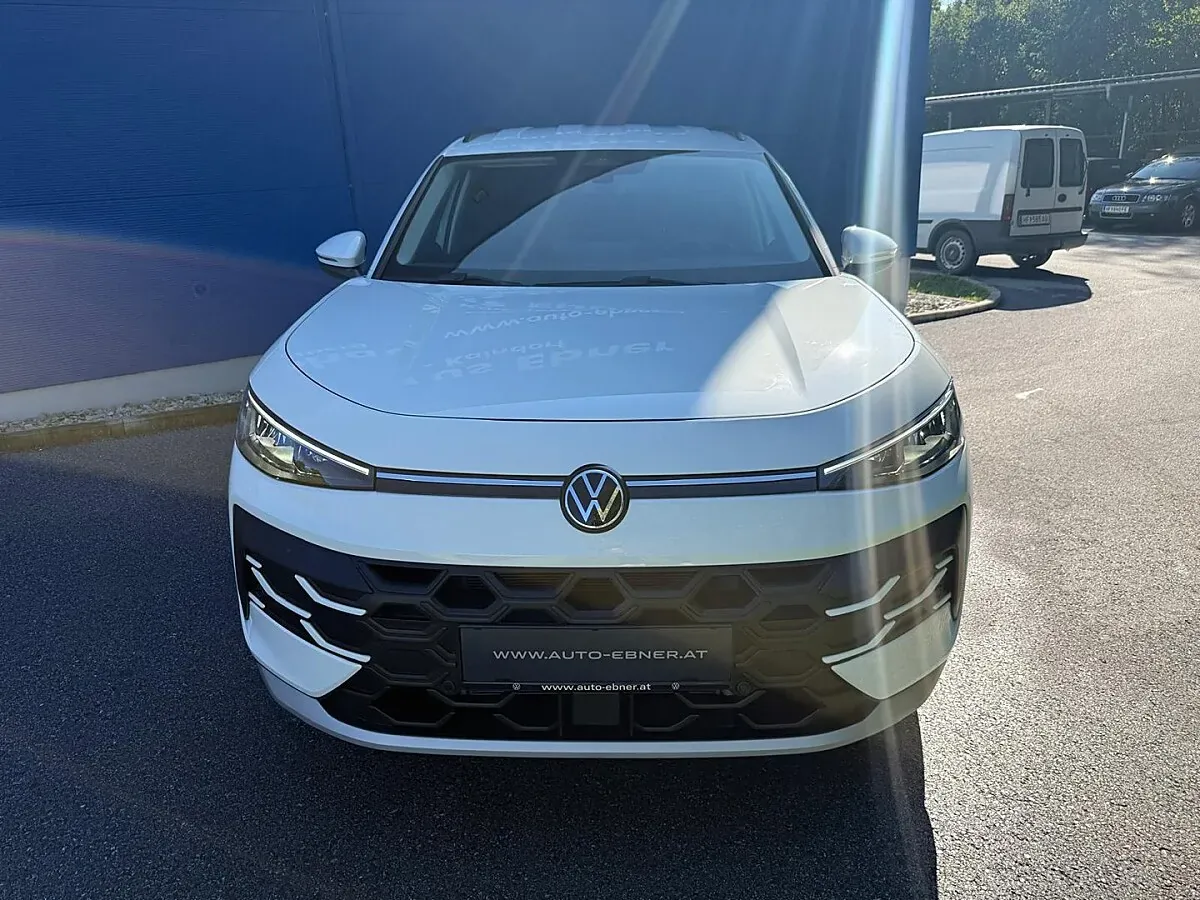 Volkswagen T-Roc Life 2026 photo 2