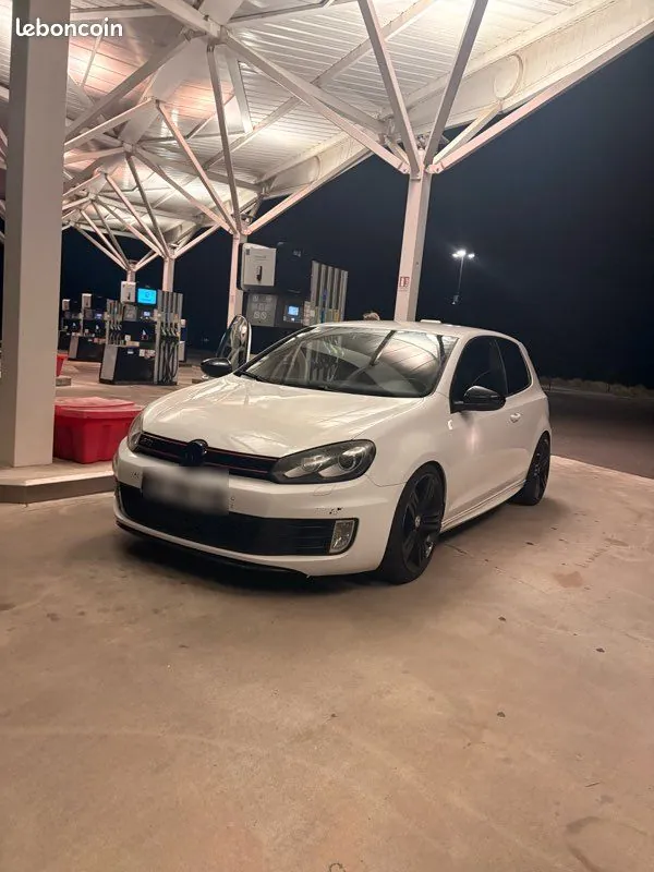 Volkswagen Golf 2010 photo 2