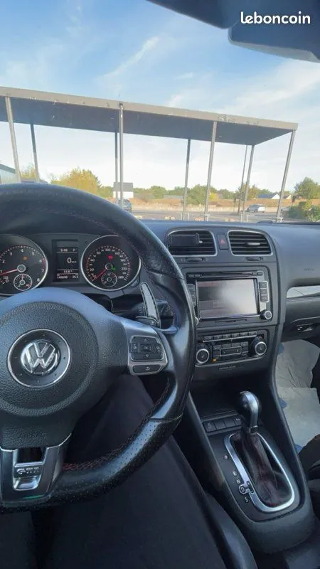 Volkswagen Golf 2010 photo 3