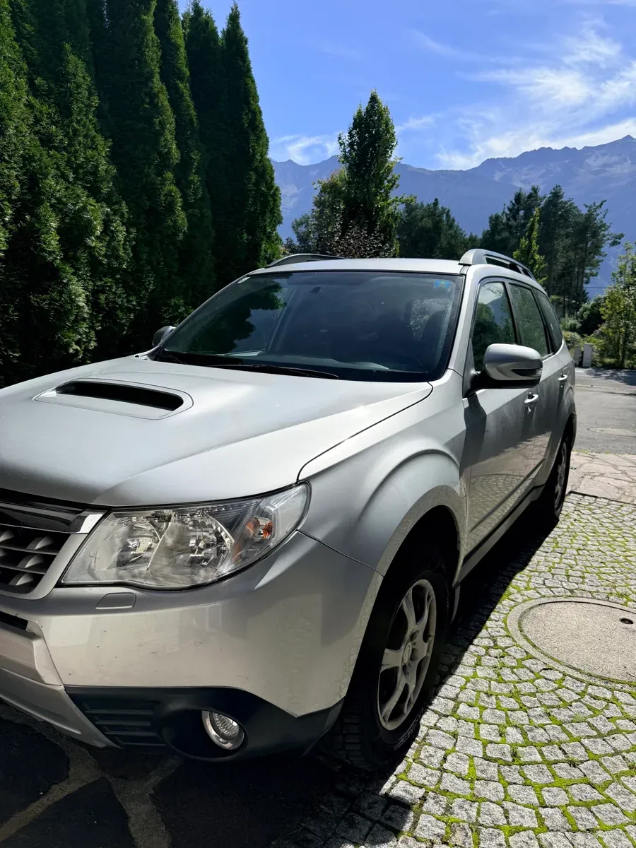Subaru Forester 2011 photo 3