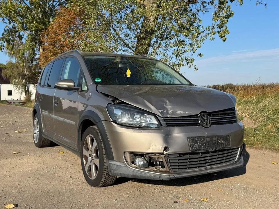 Volkswagen Touran Cross
