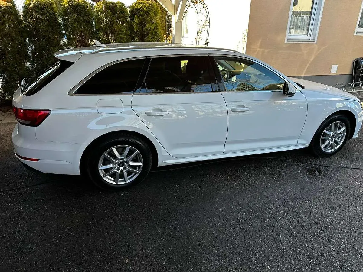 Audi A4 2019 photo 3