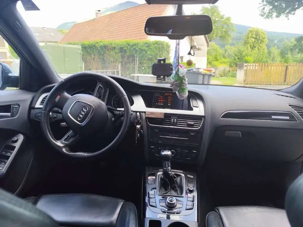 Audi A4 2011 photo 3