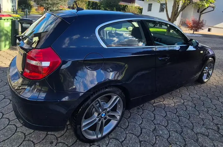 BMW 1 Series 2009 photo 3
