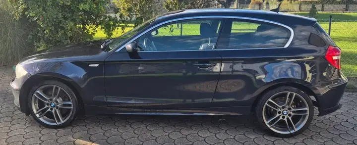 BMW 1 Series 2009 photo 2
