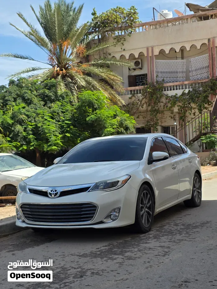 Toyota Avalon 2015 photo 2