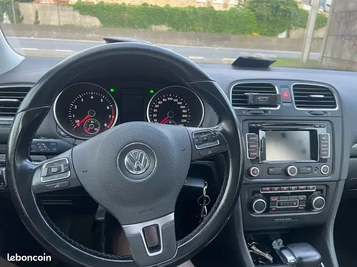 Volkswagen Golf 2011 photo 2