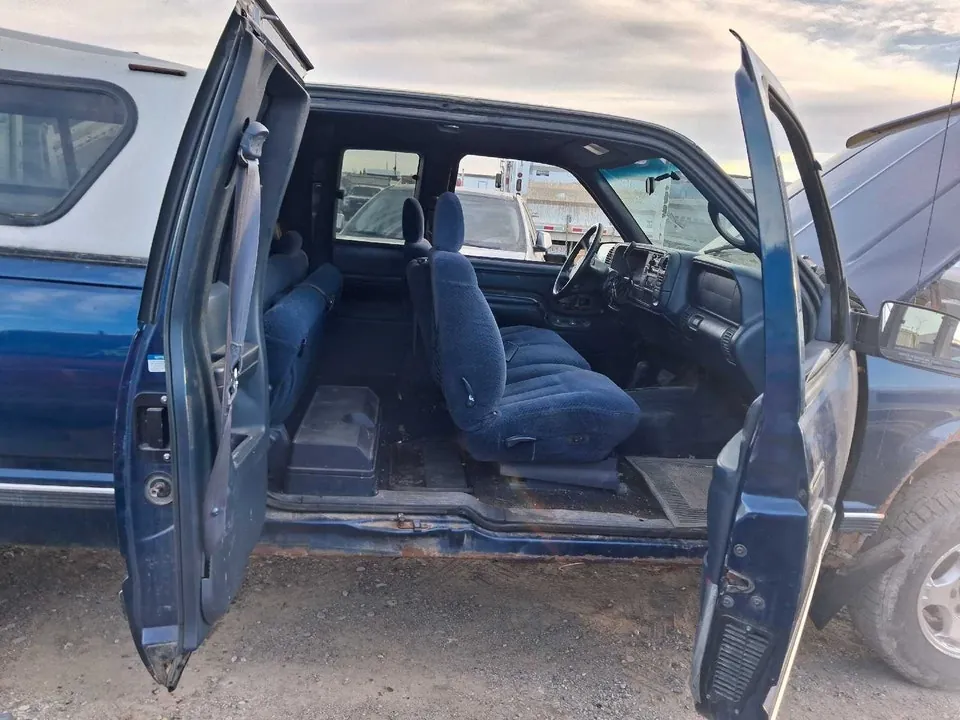 Chevrolet Silverado 1998 photo 2