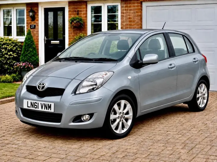 Toyota Yaris 2012 photo 5