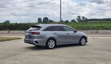 Kia Ceed Sw 2021 photo 4