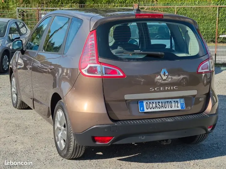 Renault Megane 2011 photo 4