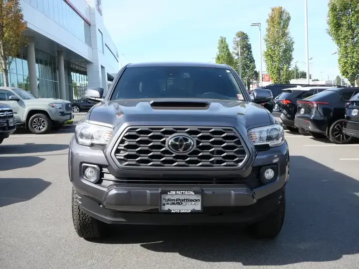 Toyota Tacoma 2022 photo 2