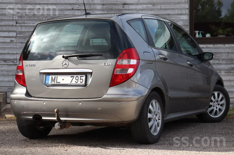 Mercedes-Benz A180 2005 photo 3