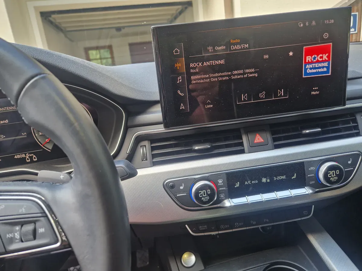 Audi A5 2022 photo 2