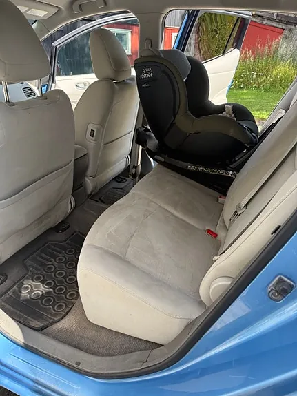 Nissan Leaf 2012 photo 4