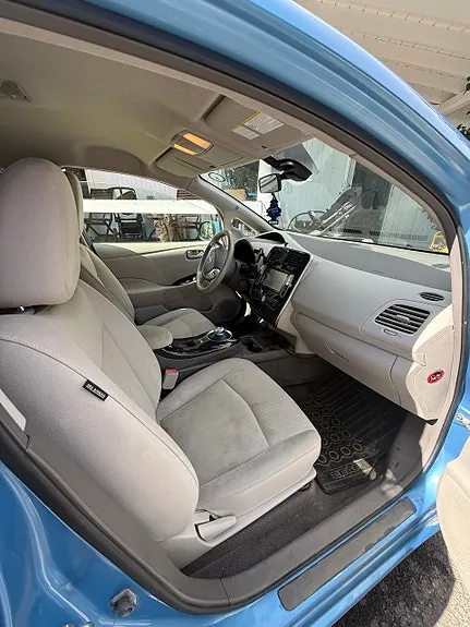 Nissan Leaf 2012 photo 3
