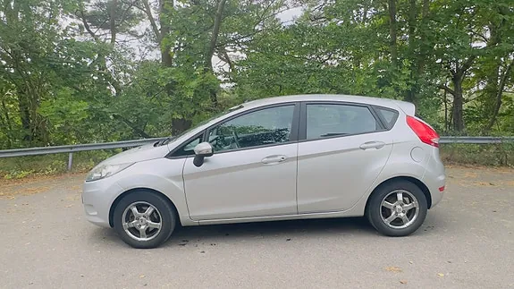 Ford Fiesta 2009 photo 3