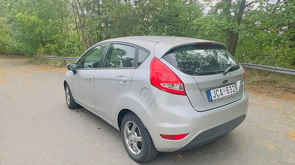 Ford Fiesta 2009 photo 4