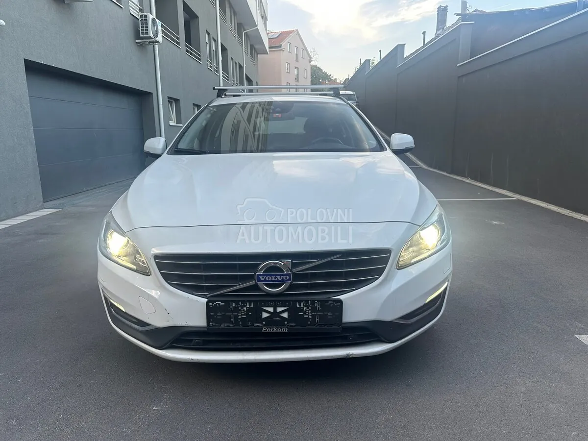 Volvo V60 2015 photo 2