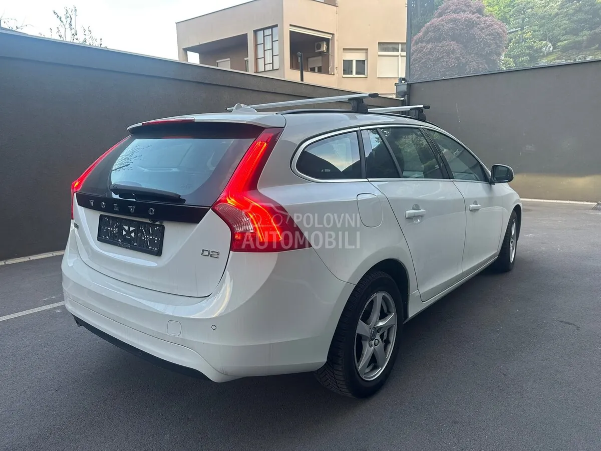 Volvo V60 2015 photo 4