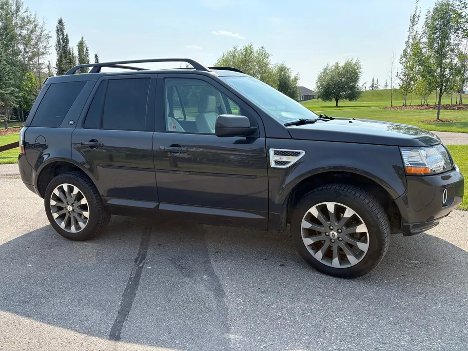 Land Rover Lr2 2013 photo 2