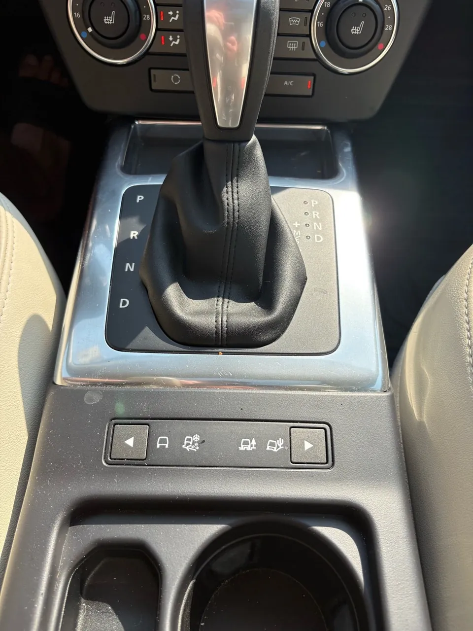 Land Rover Lr2 2013 photo 4