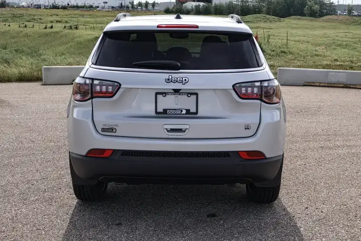 Jeep Compass 2026 photo 3