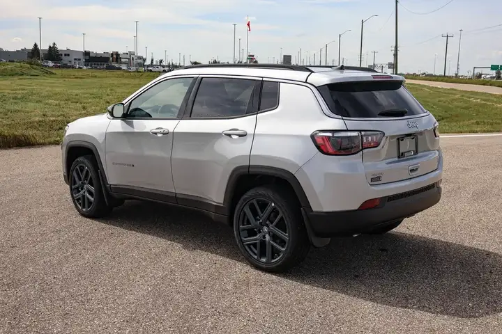 Jeep Compass 2026 photo 2