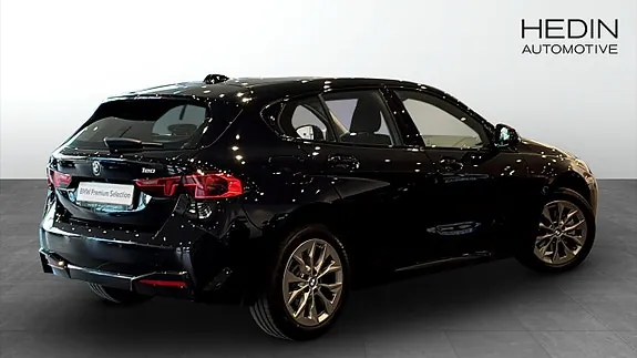 BMW 1 Series 2026 photo 2