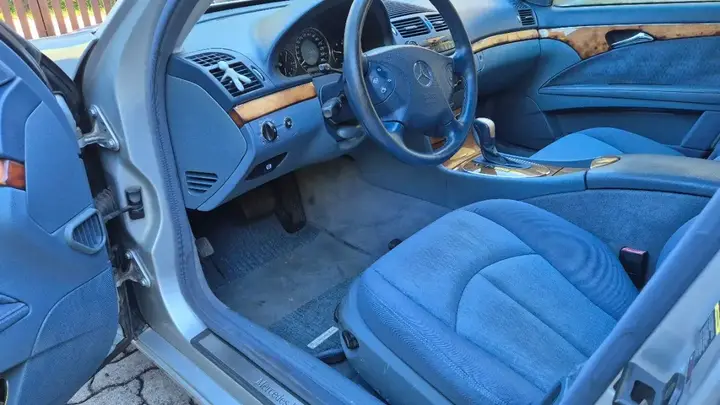 Mercedes-Benz E-Class 2002 photo 3