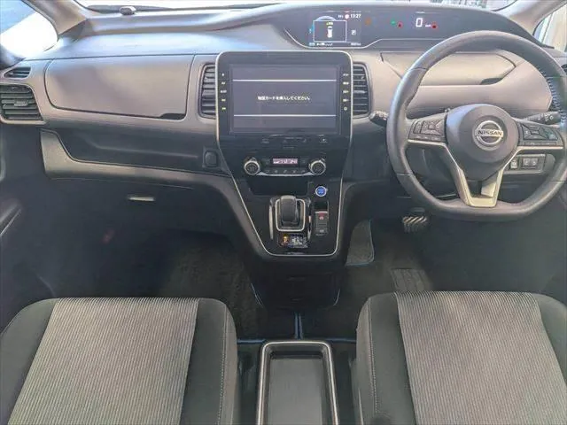 Nissan Serenade 2021 photo 3