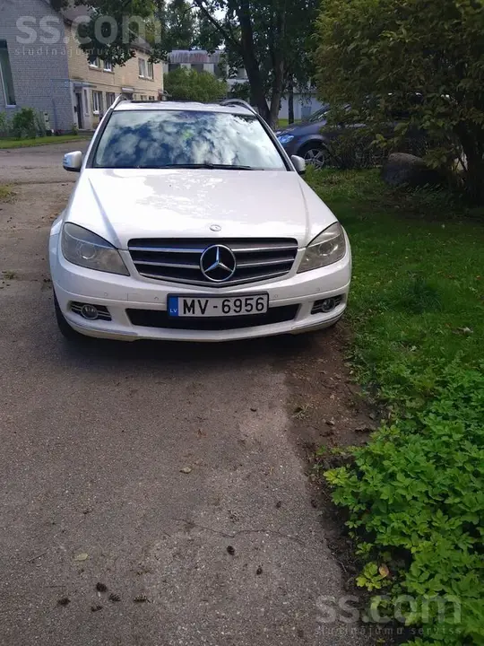 Mercedes-Benz C220
