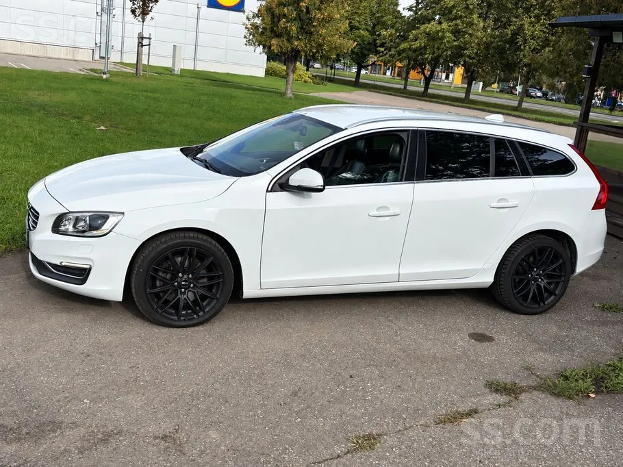 Volvo V60 2013 photo 2