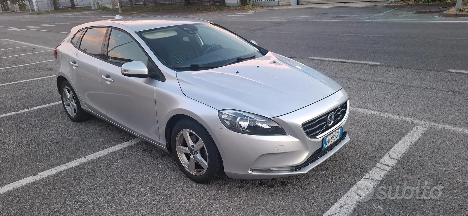 Volvo V40 2014 photo 2