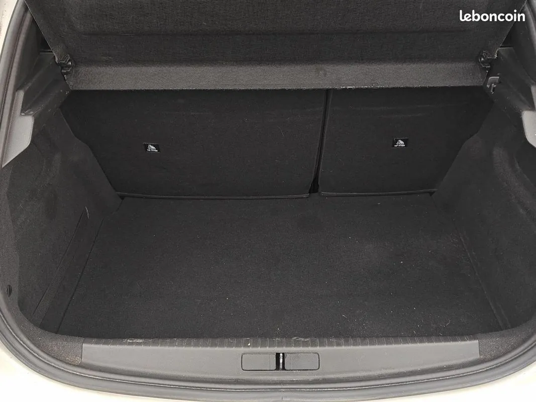 Peugeot 208 2022 photo 5