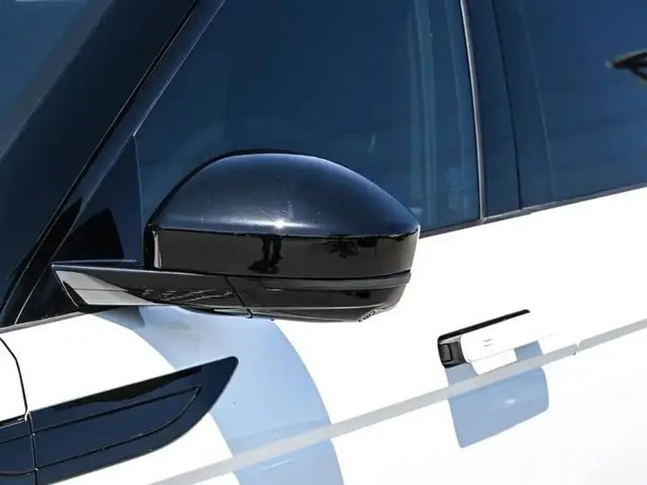 Land Rover Range Rover Evoque 2024 photo 3