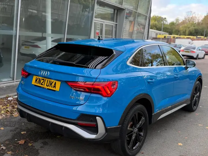 Audi Q3 2021 photo 4
