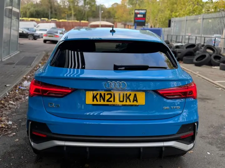 Audi Q3 2021 photo 5