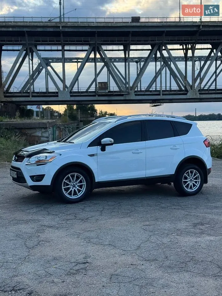 Ford Kuga 2011 photo 2